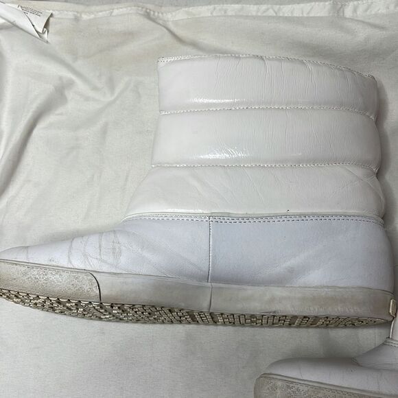 Lacoste Puffy White Snow Booties. Size 10. - Picture 4 of 11